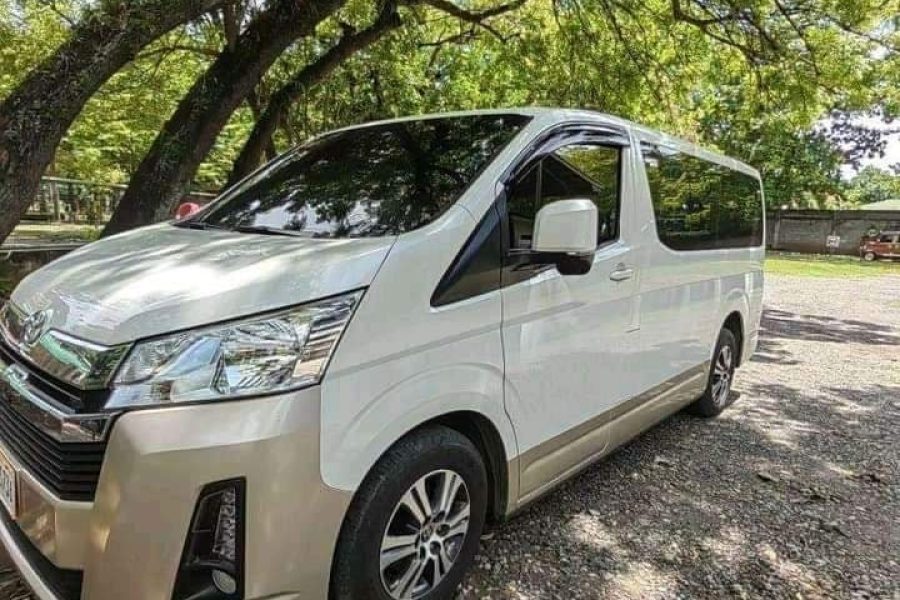 Toyota GL Grandia (General Luna)